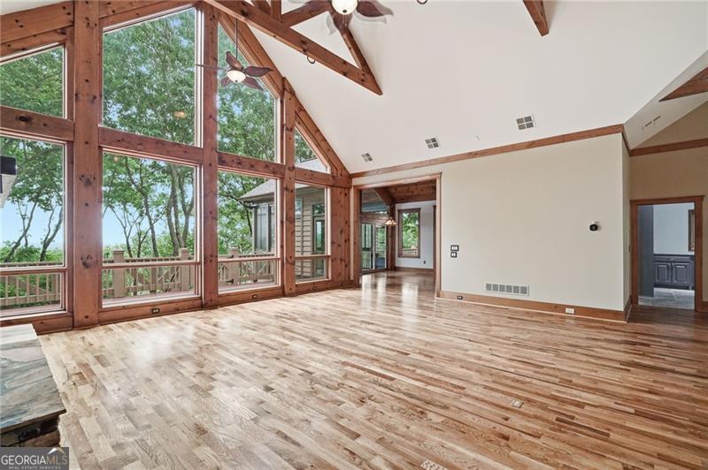 861 Summit Drive Property Photo 6