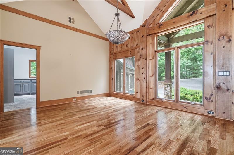 861 Summit Drive Property Photo 10