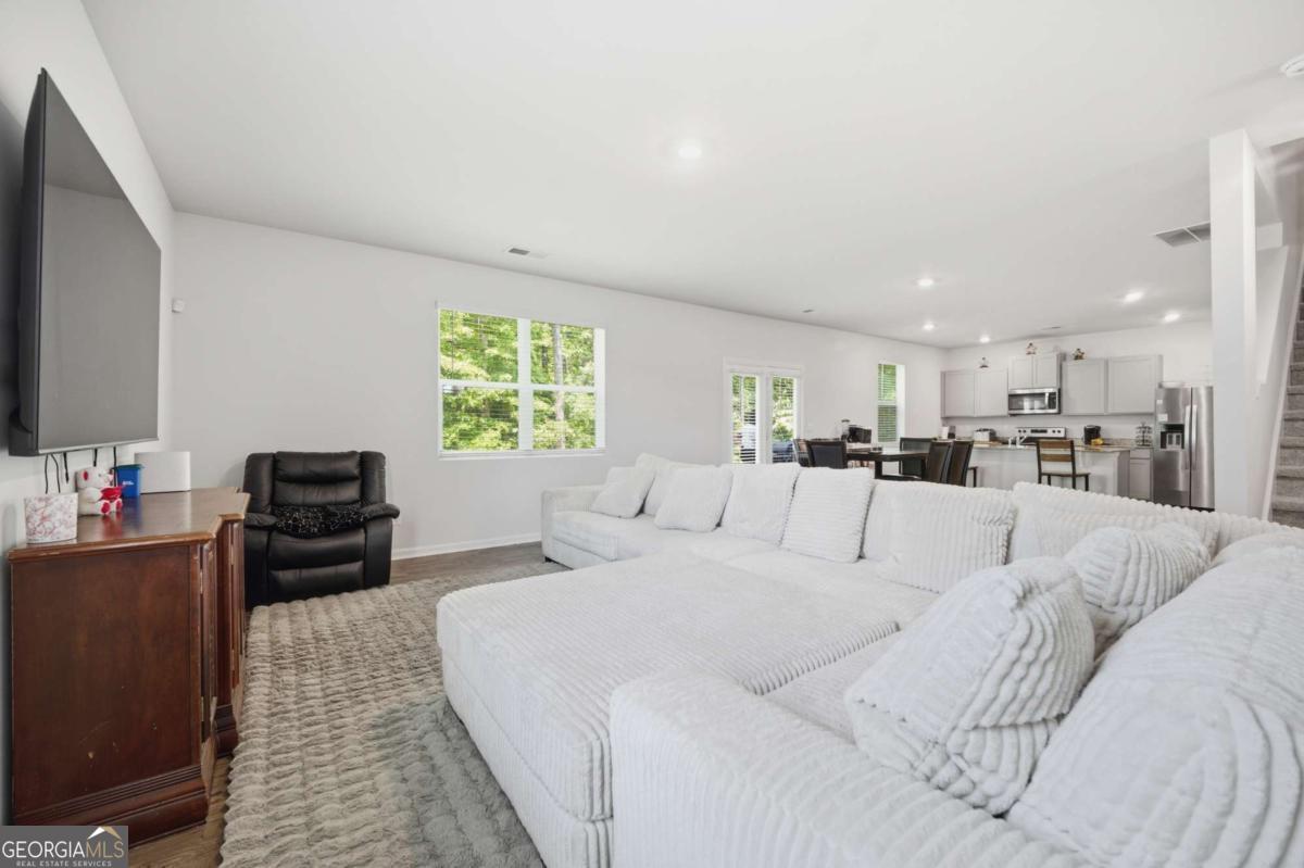 5387 Coldstream Drive Property Photo 4