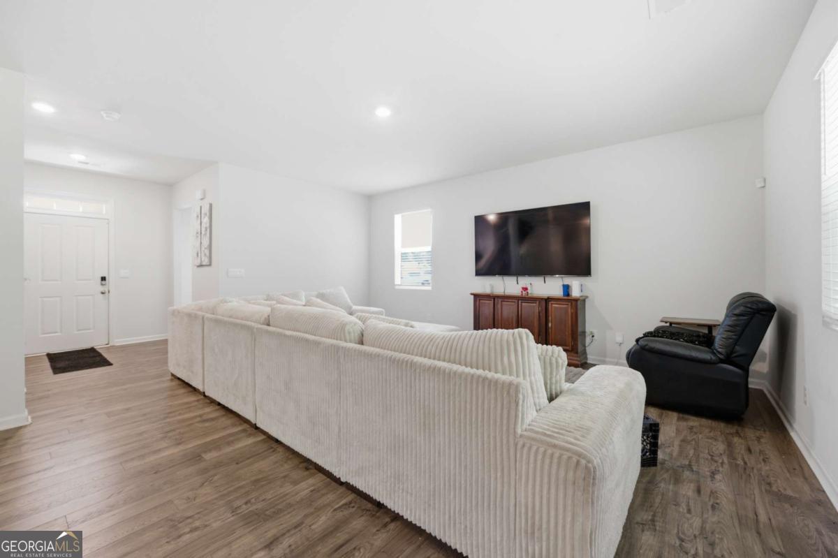 5387 Coldstream Drive Property Photo 6