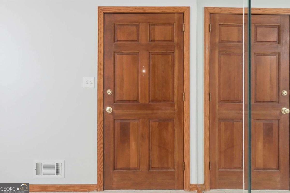 3283 Meadowview Lane Sw Property Photo 4