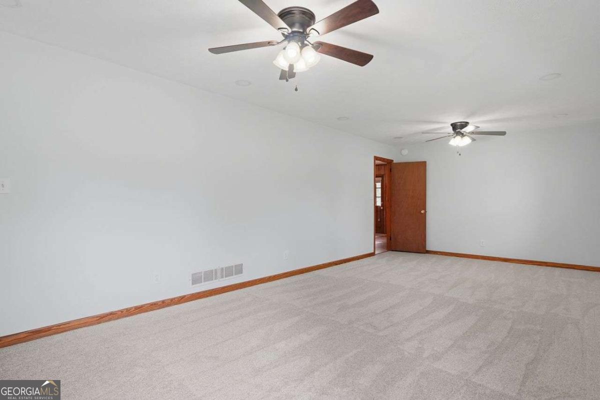 3283 Meadowview Lane Sw Property Photo 6