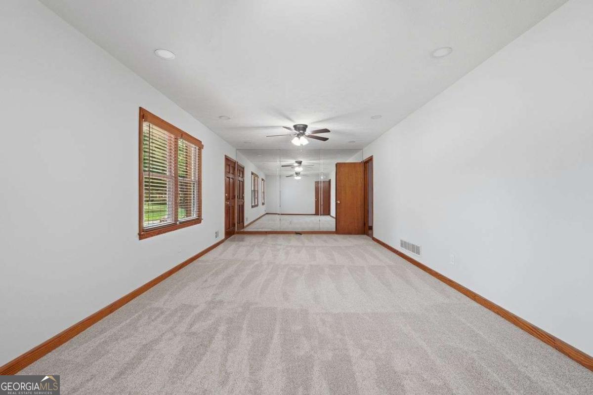 3283 Meadowview Lane Sw Property Photo 8