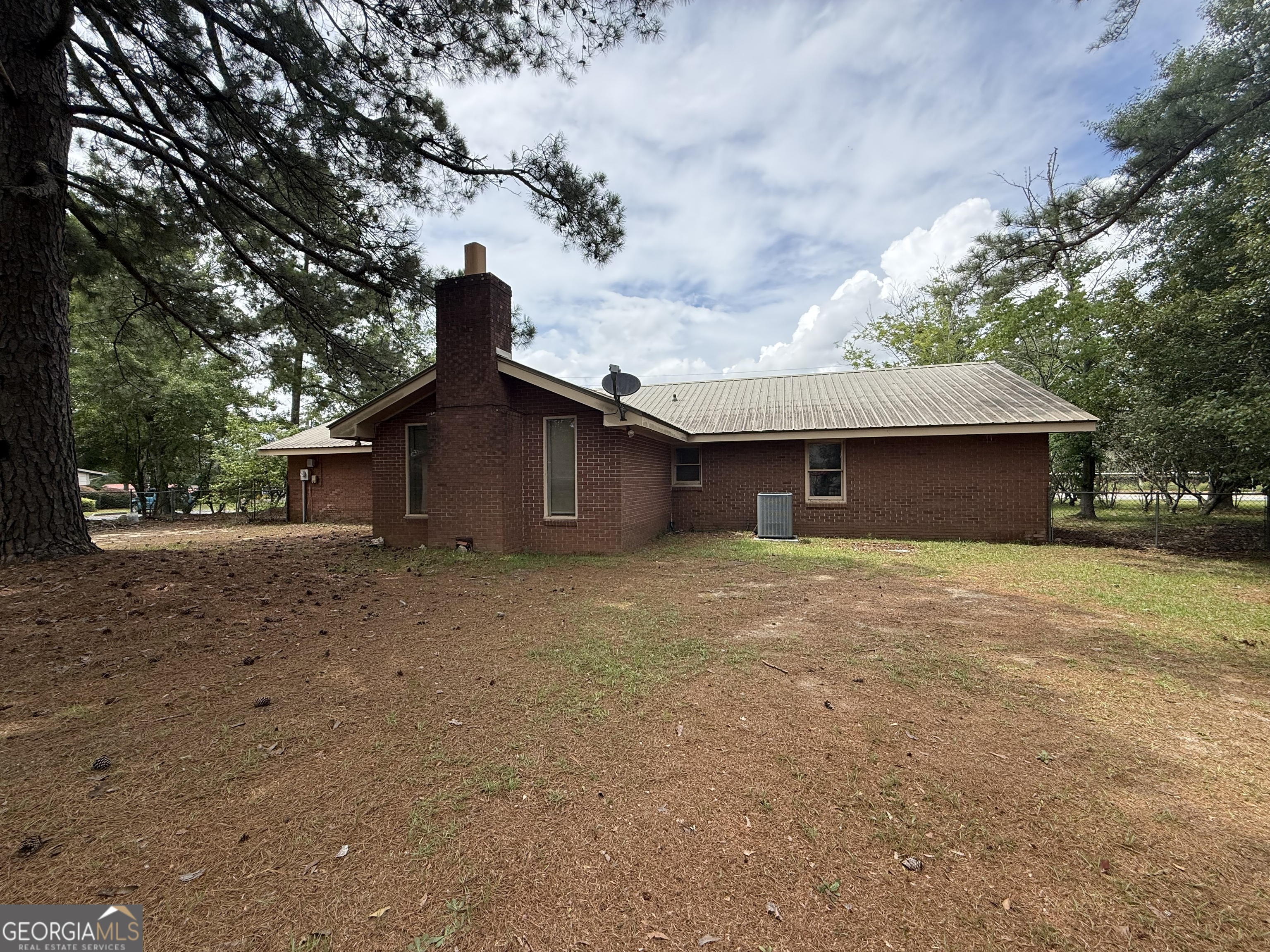 602 Hillcrest Parkway Property Photo 4