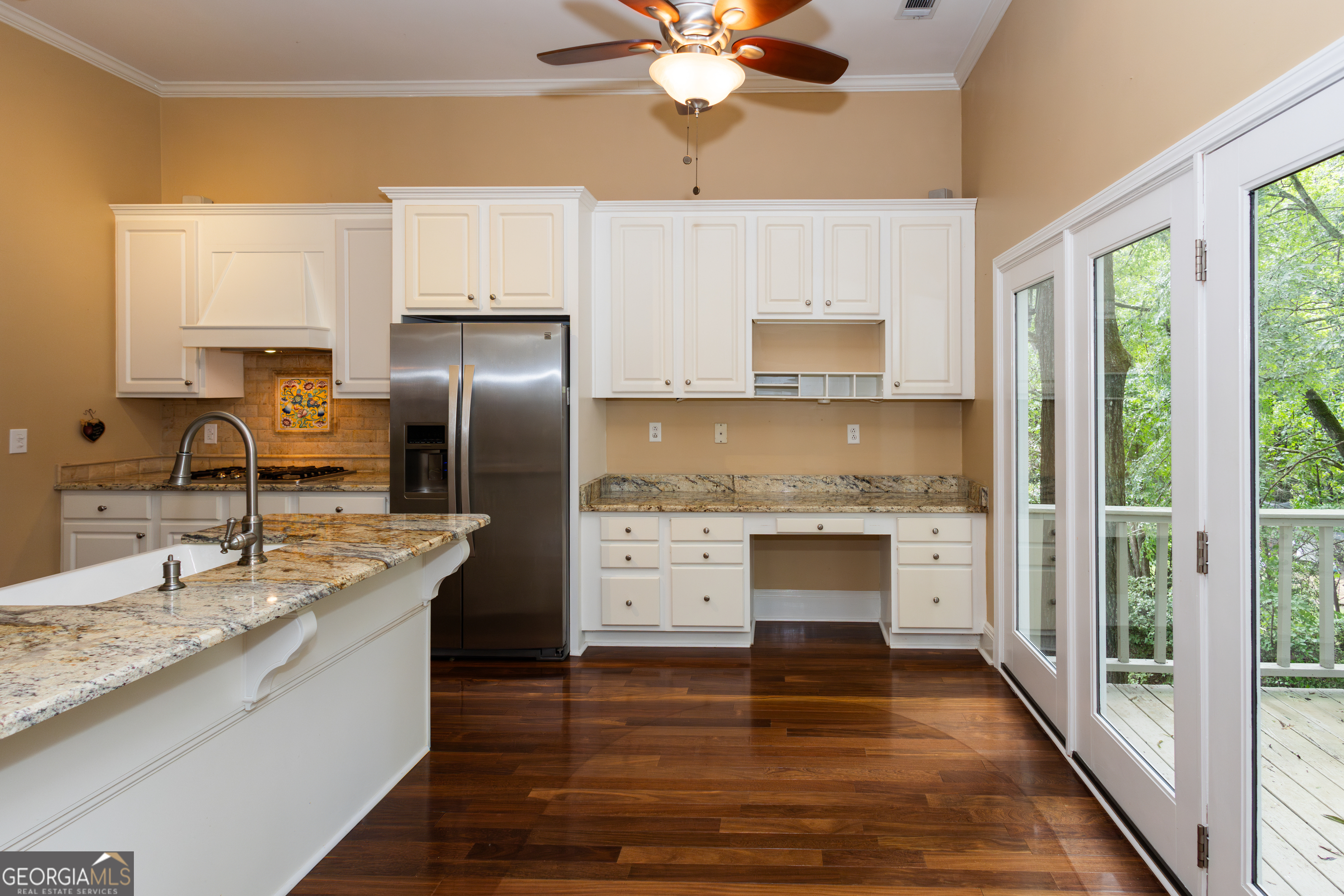 530 Brookside Drive Property Photo 3