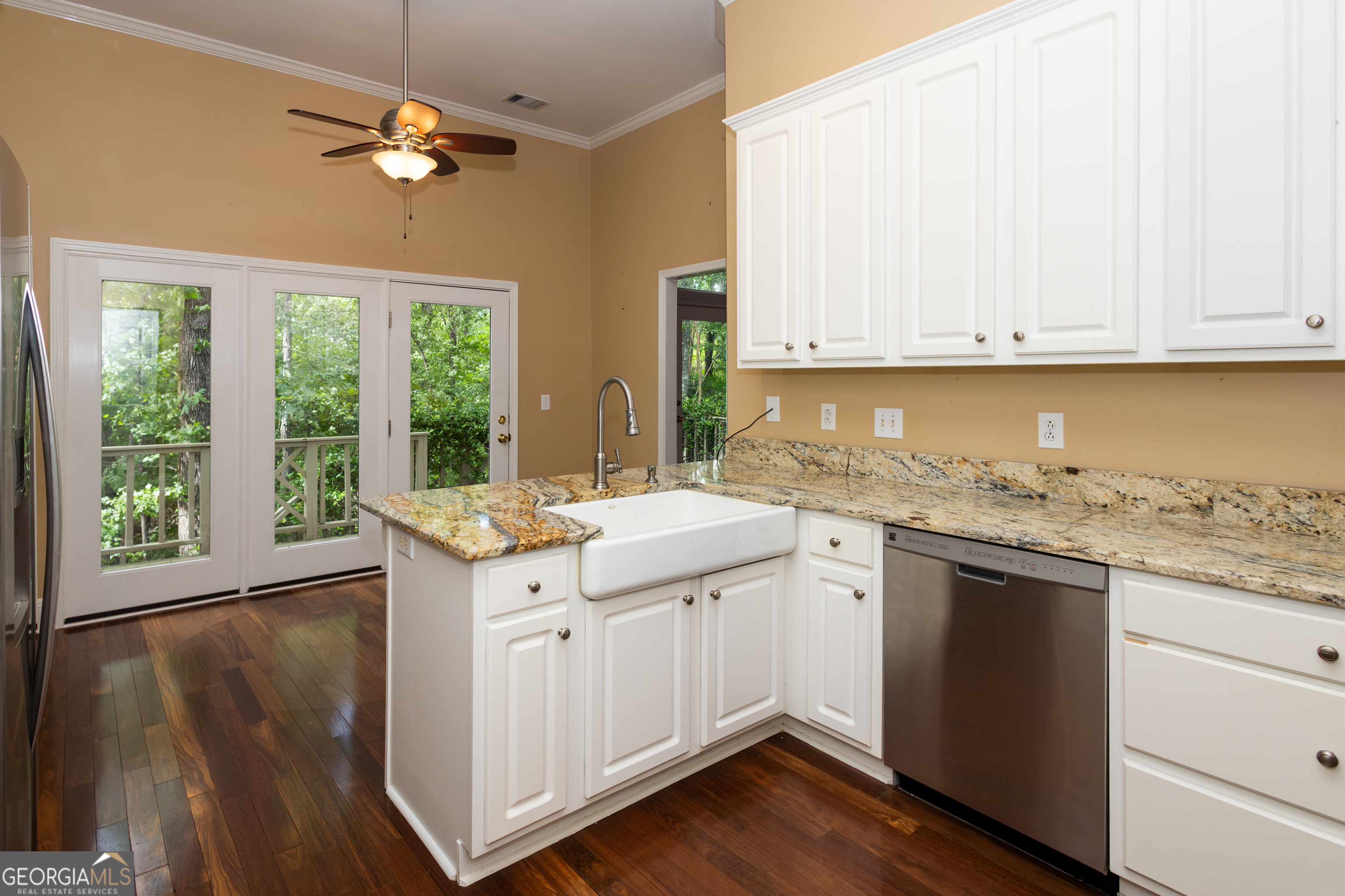 530 Brookside Drive Property Photo 8