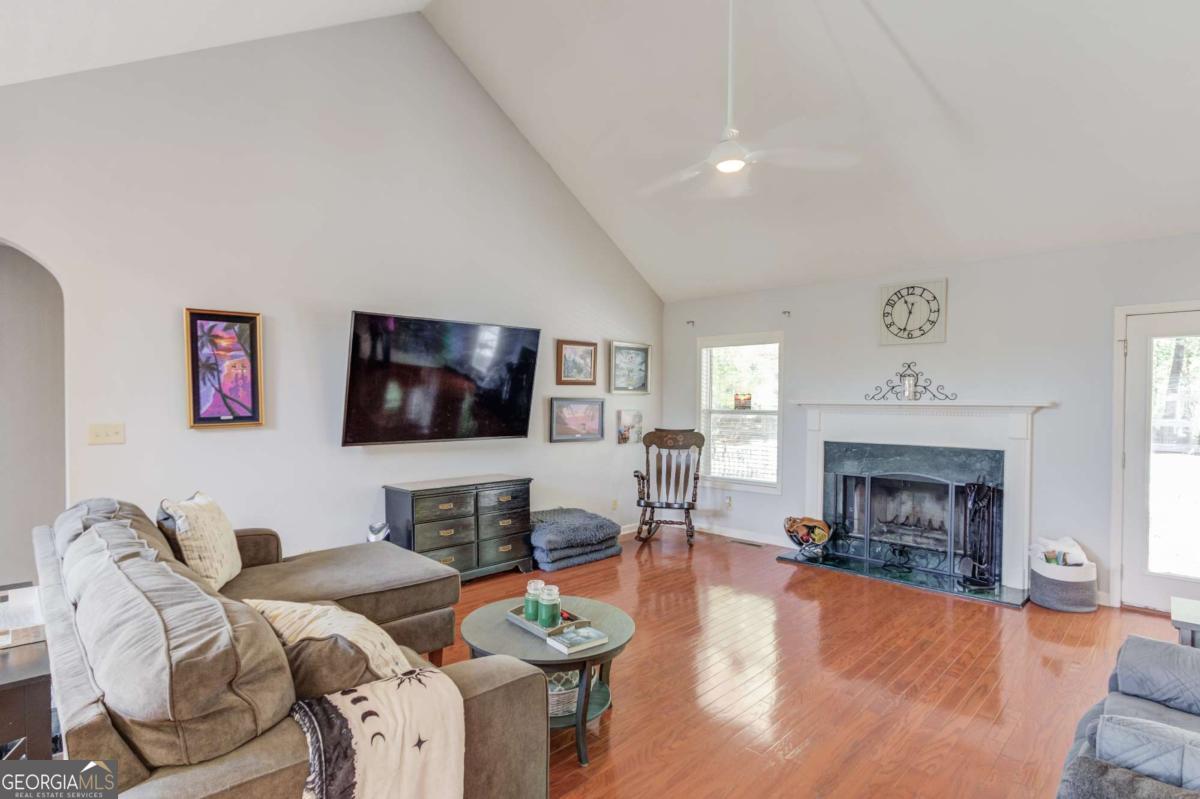 3314 Banks Mountain Drive Property Photo 8