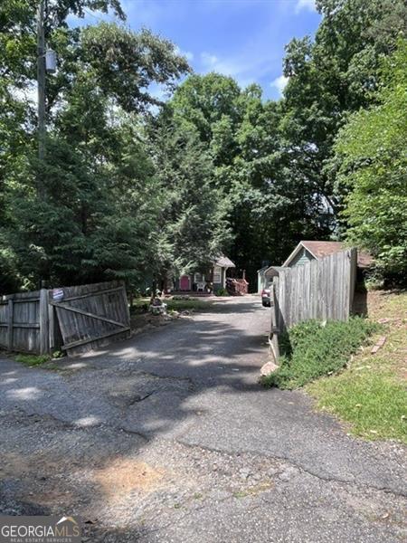 5585 Browns Bridge Road Property Photo 6