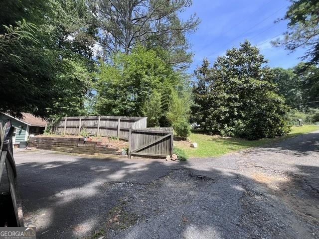 5585 Browns Bridge Road Property Photo 7