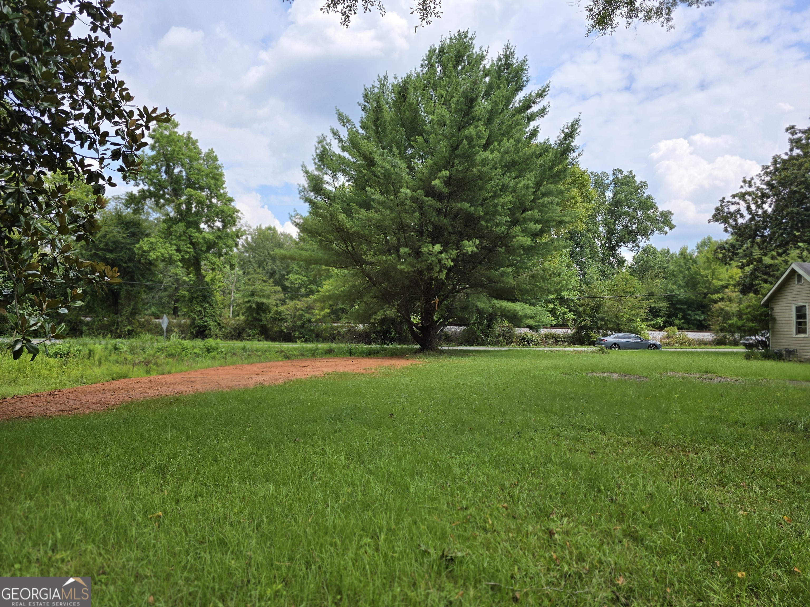 2715 Huff Drive N Property Photo 1