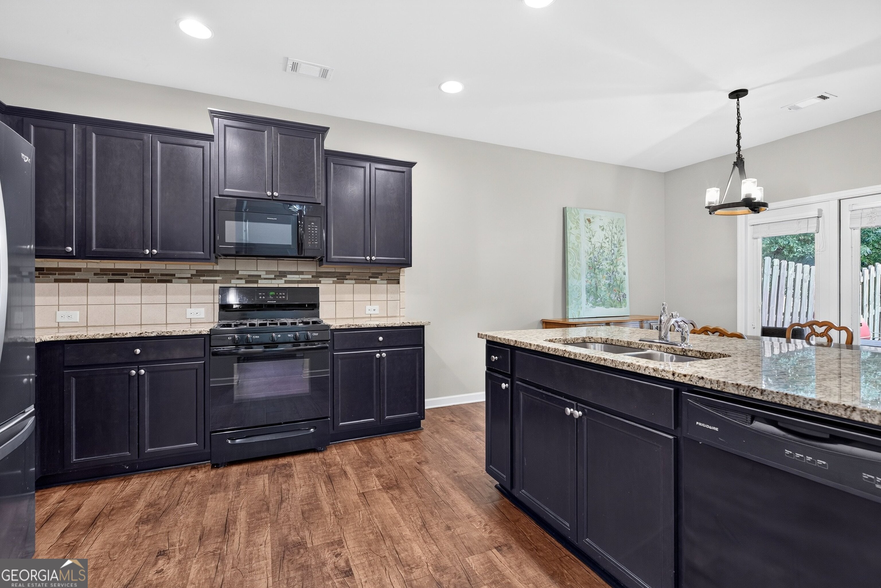 12 Ontario Court Property Photo 8