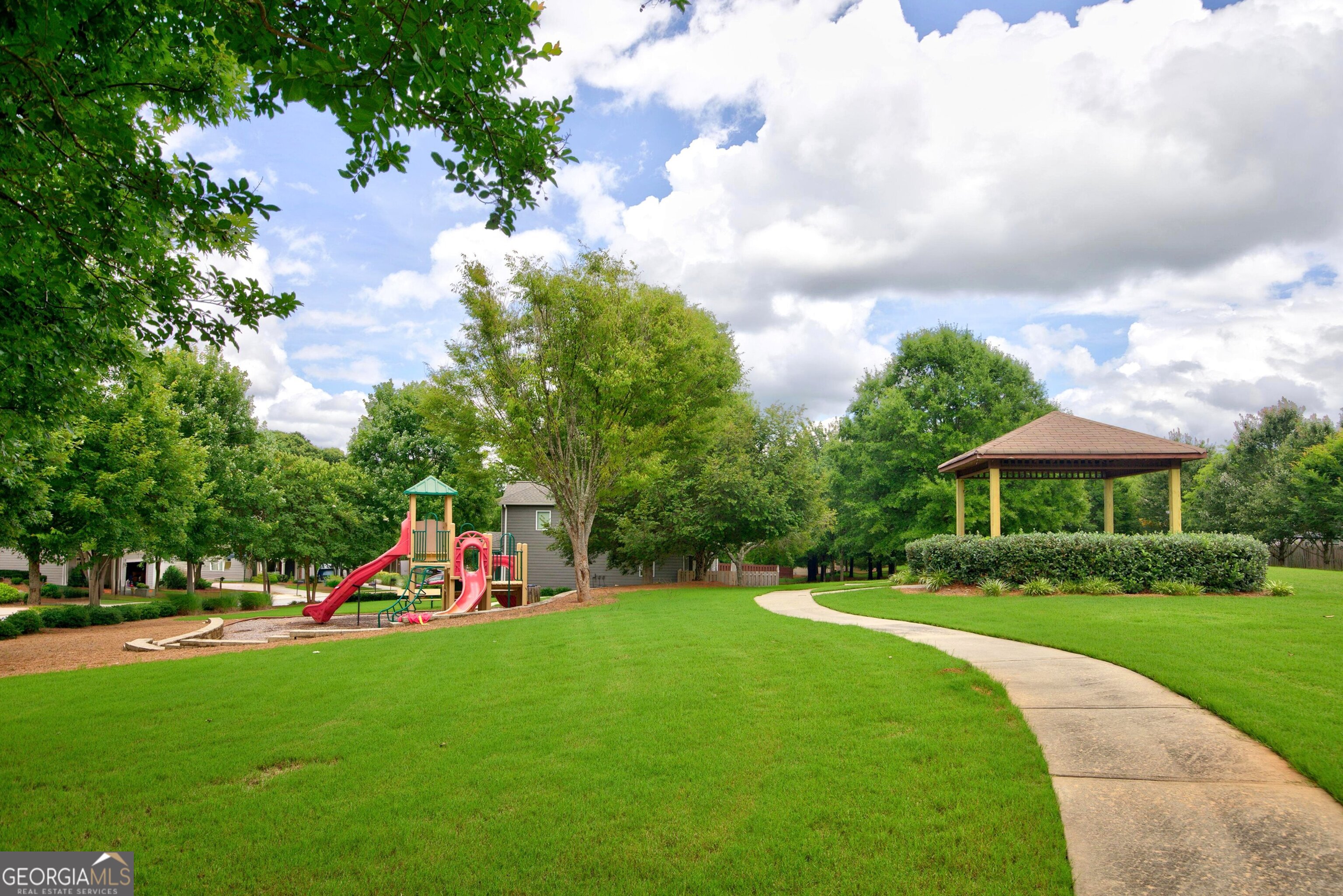 12 Ontario Court Property Photo 39