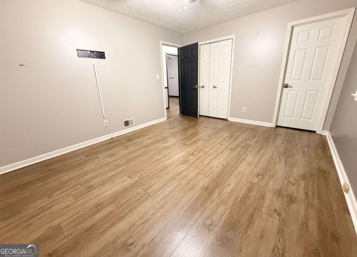 300 Robinson Drive Property Photo 8