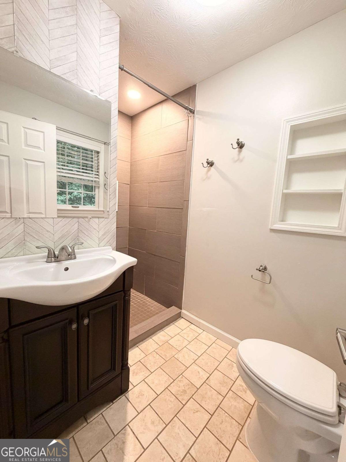 300 Robinson Drive Property Photo 11
