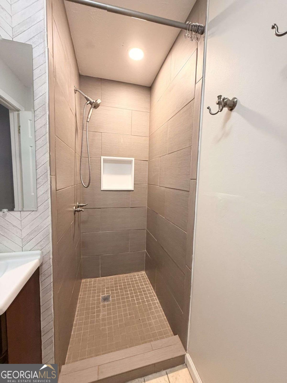 300 Robinson Drive Property Photo 12