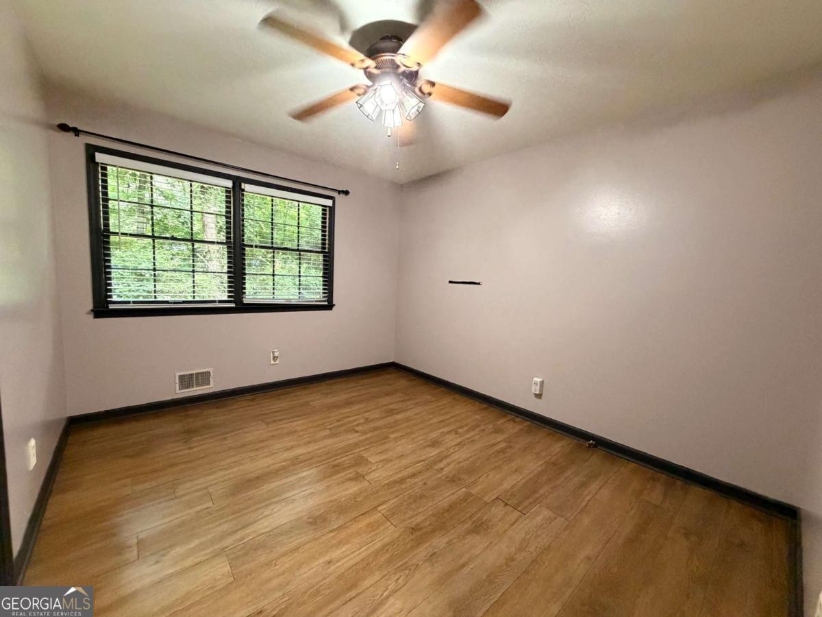 300 Robinson Drive Property Photo 13