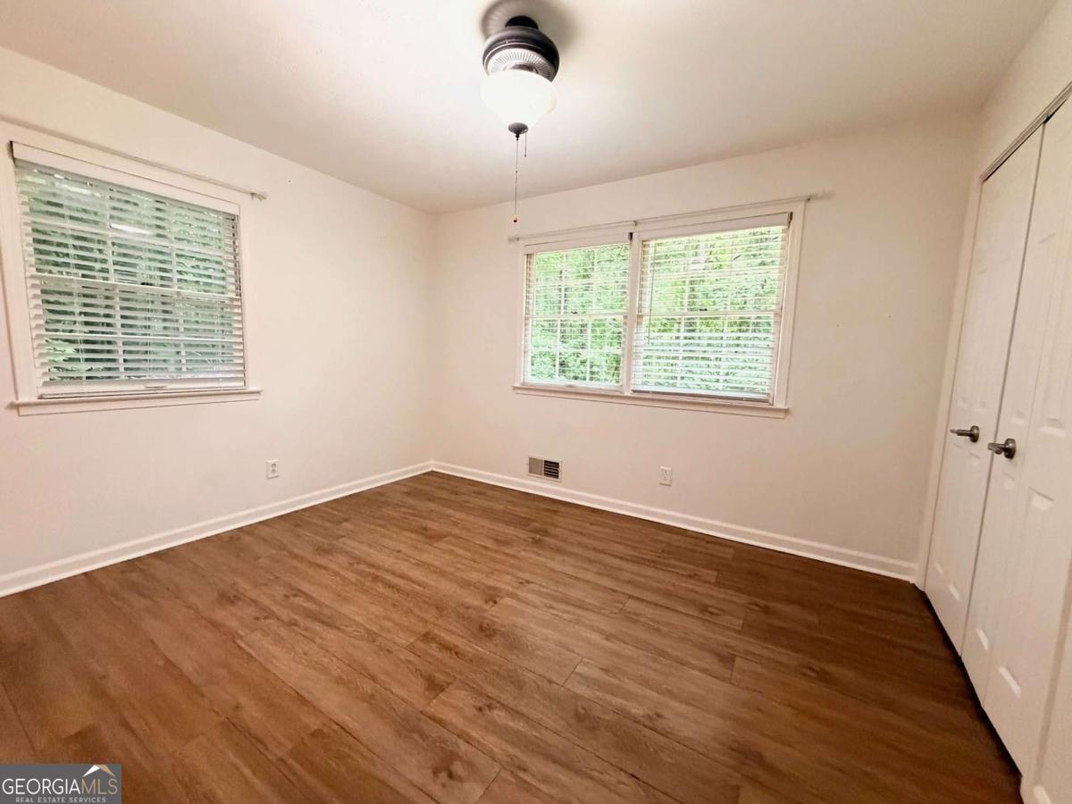 300 Robinson Drive Property Photo 14