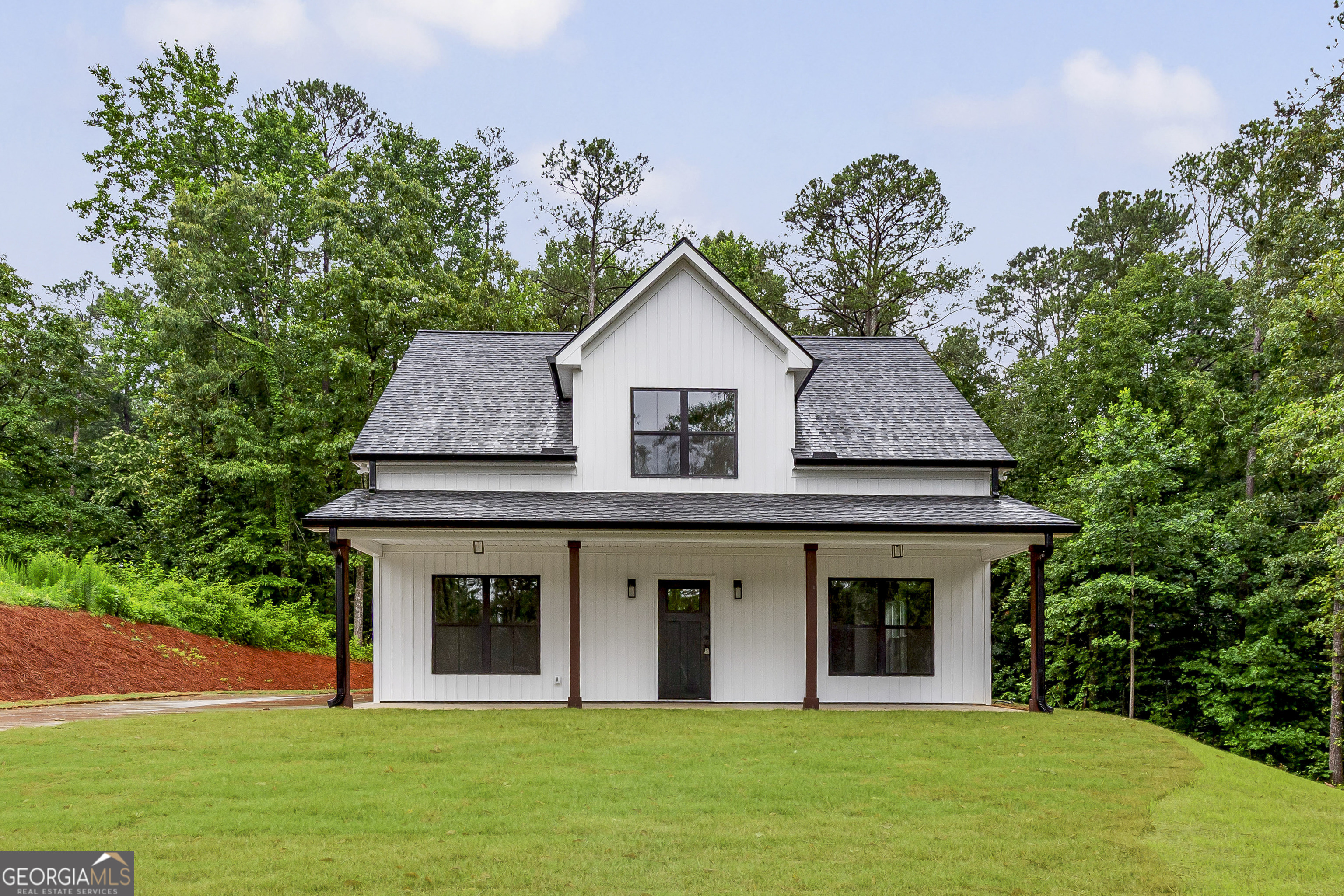 128 Creek Drive Property Photo 1