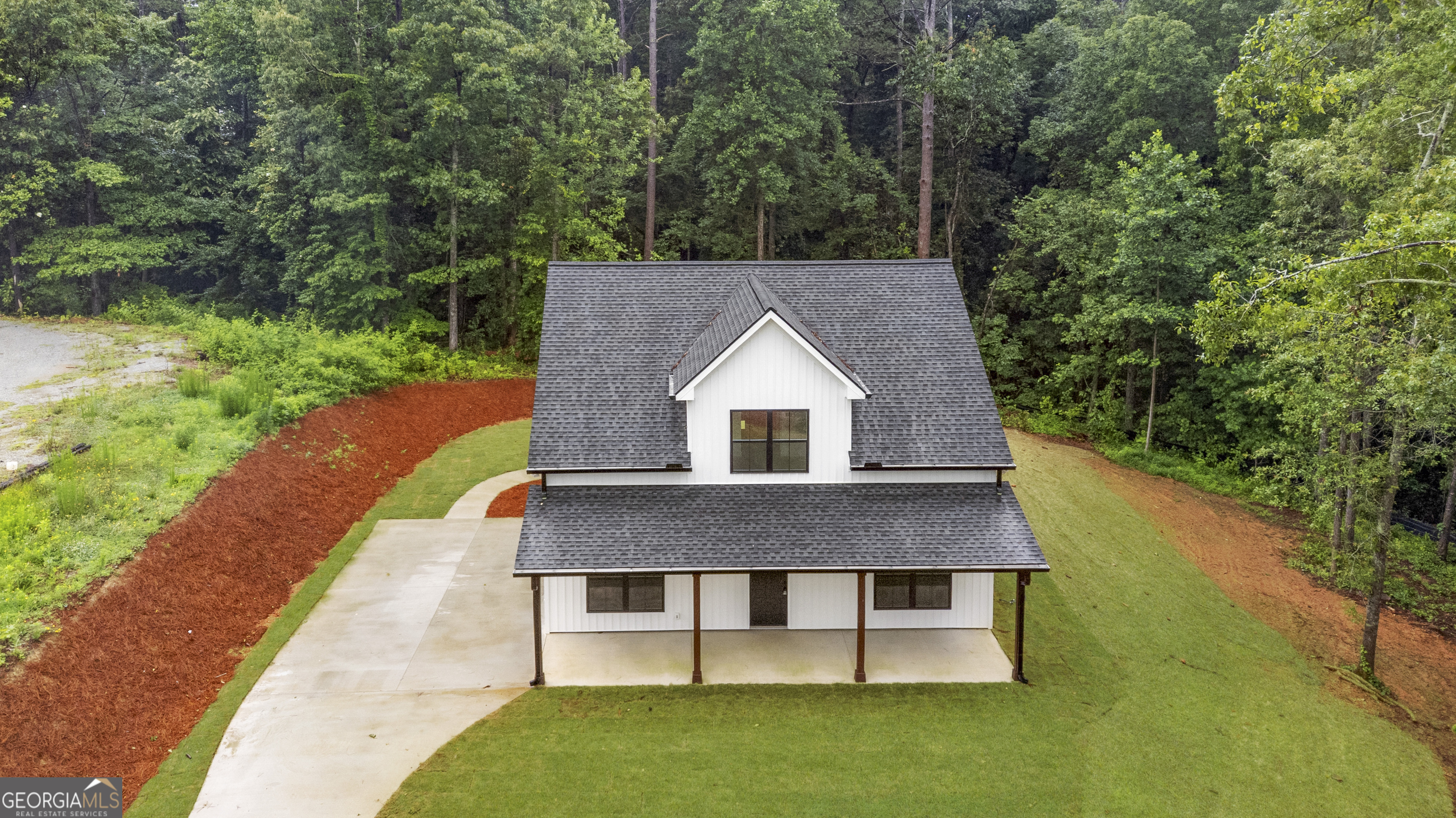 128 Creek Drive Property Photo 4