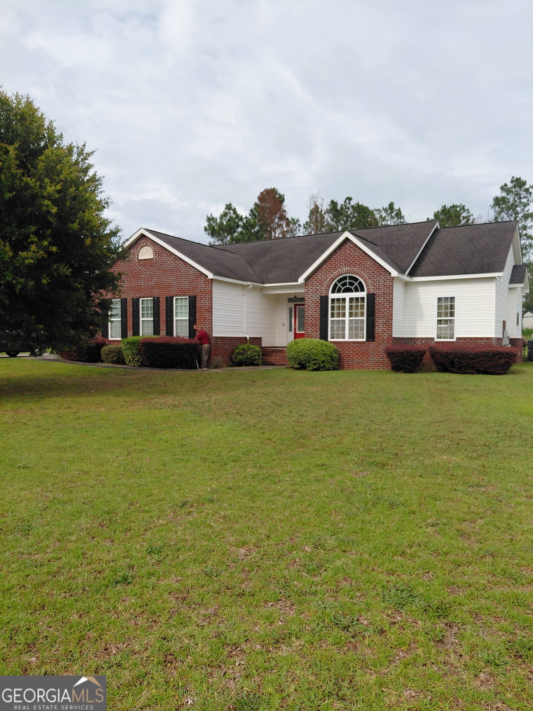 585 Live Oak Way Way Property Photo 1