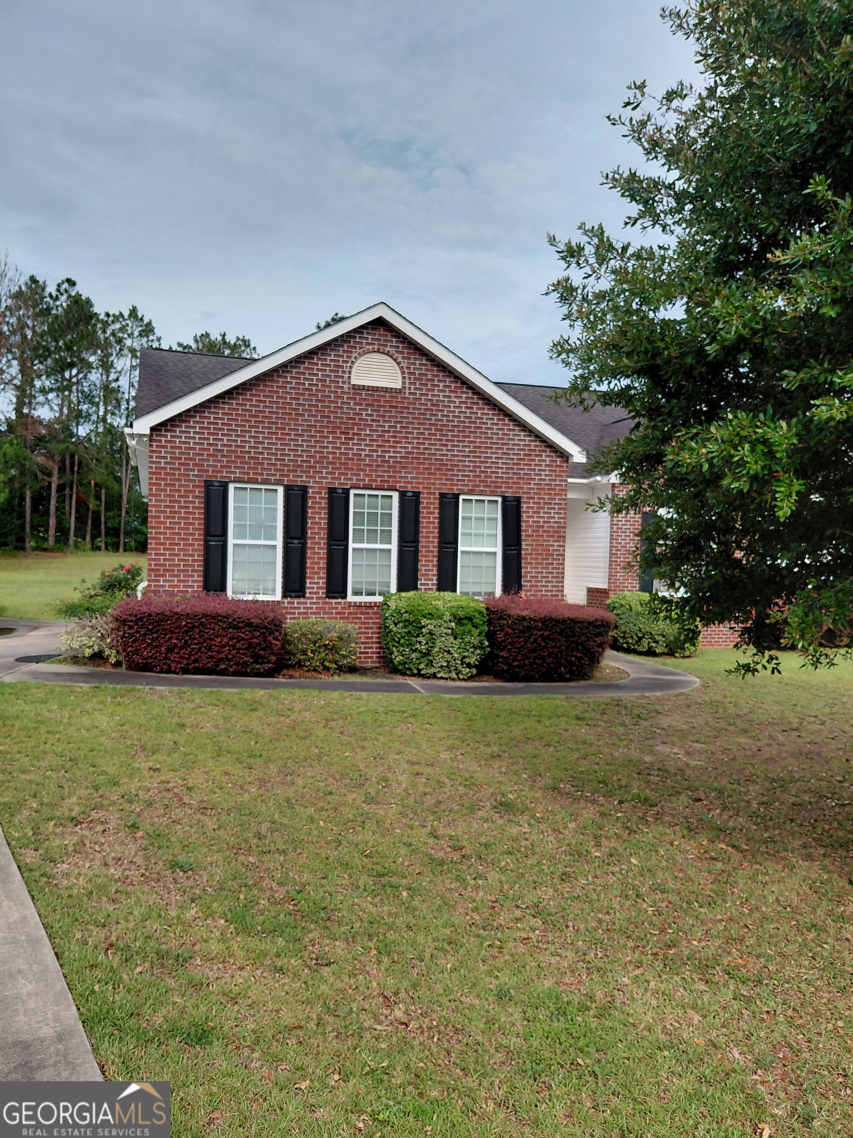 585 Live Oak Way Way Property Photo 3