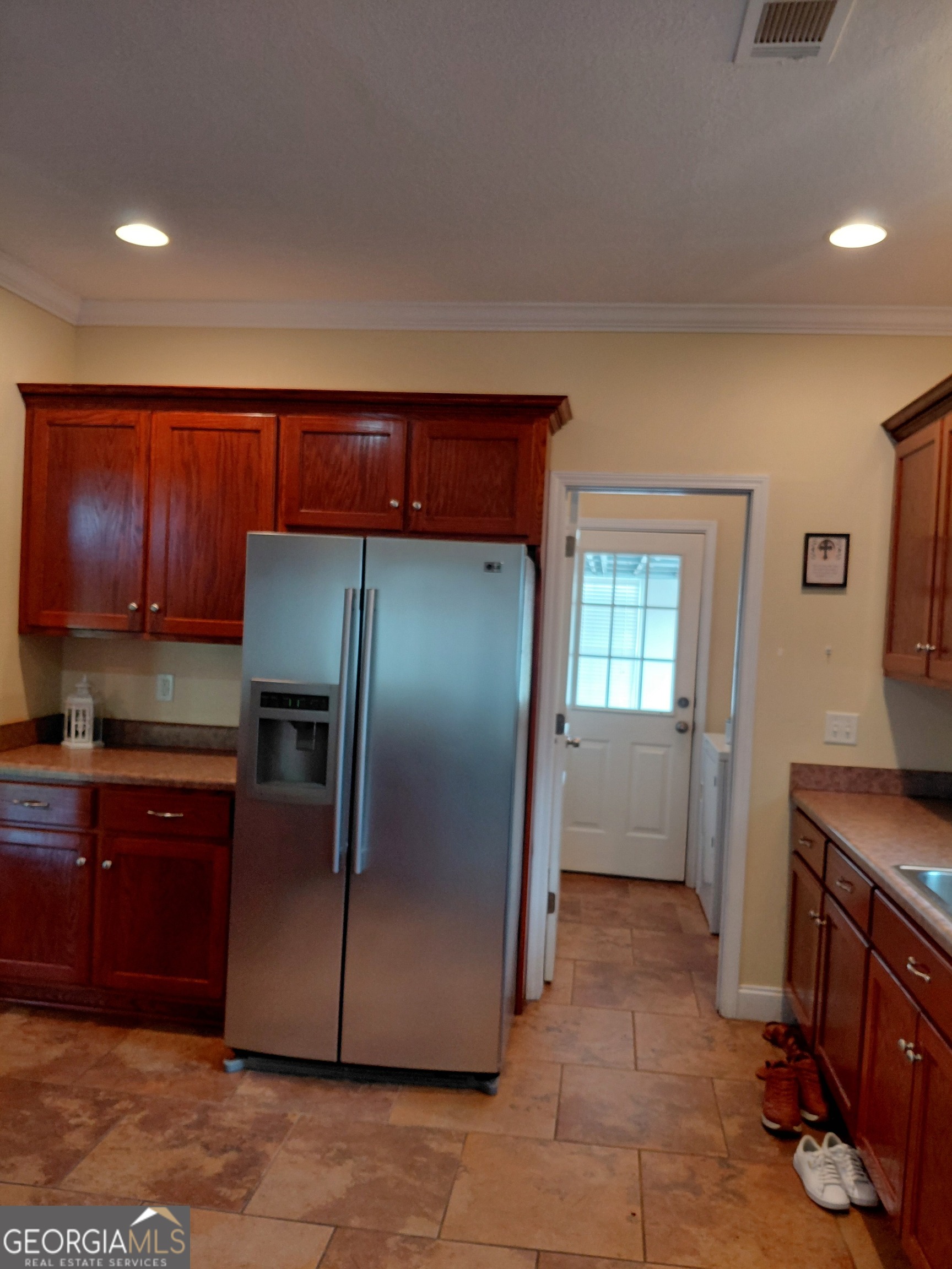 585 Live Oak Way Way Property Photo 7