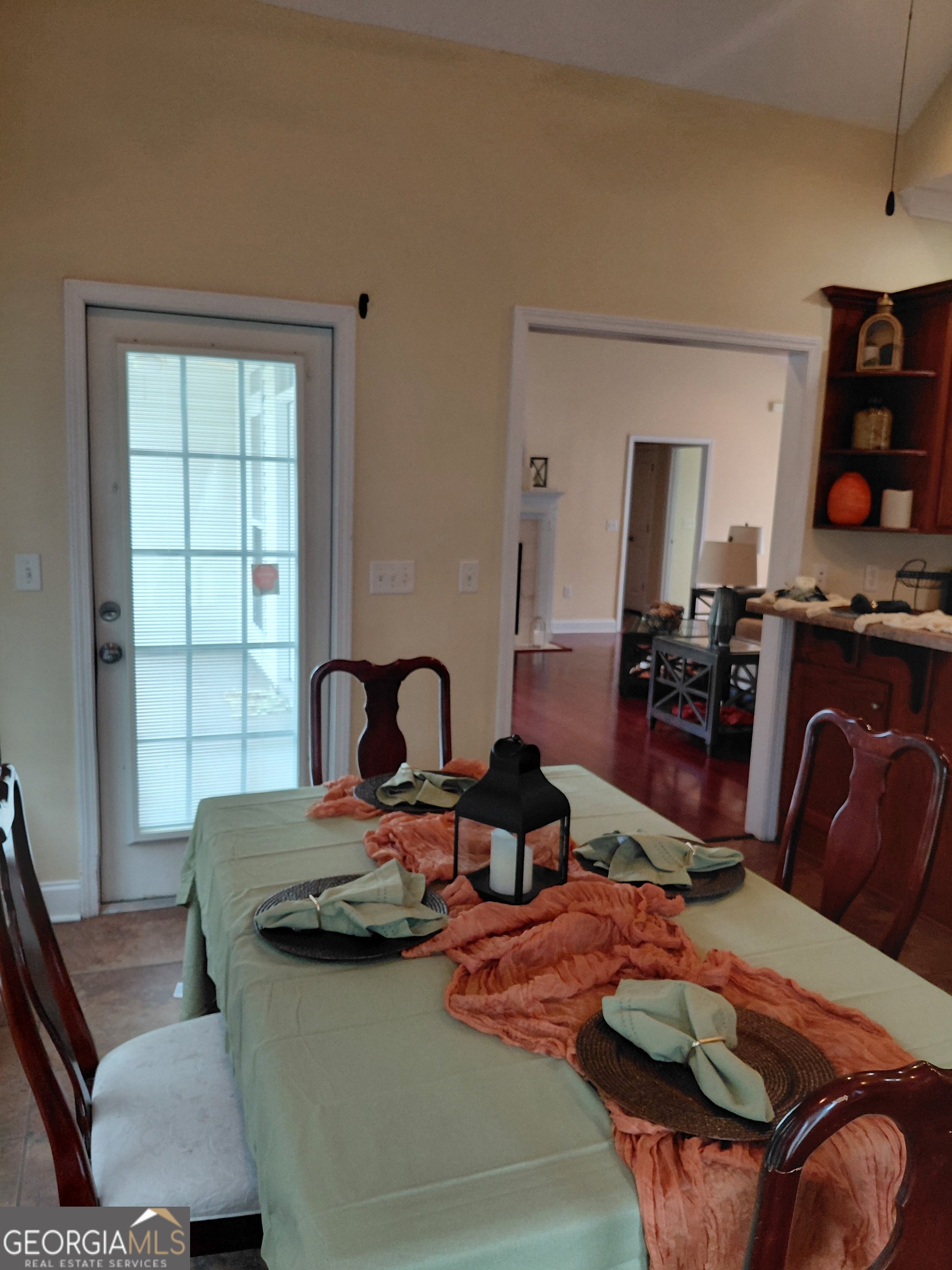 585 Live Oak Way Way Property Photo 9