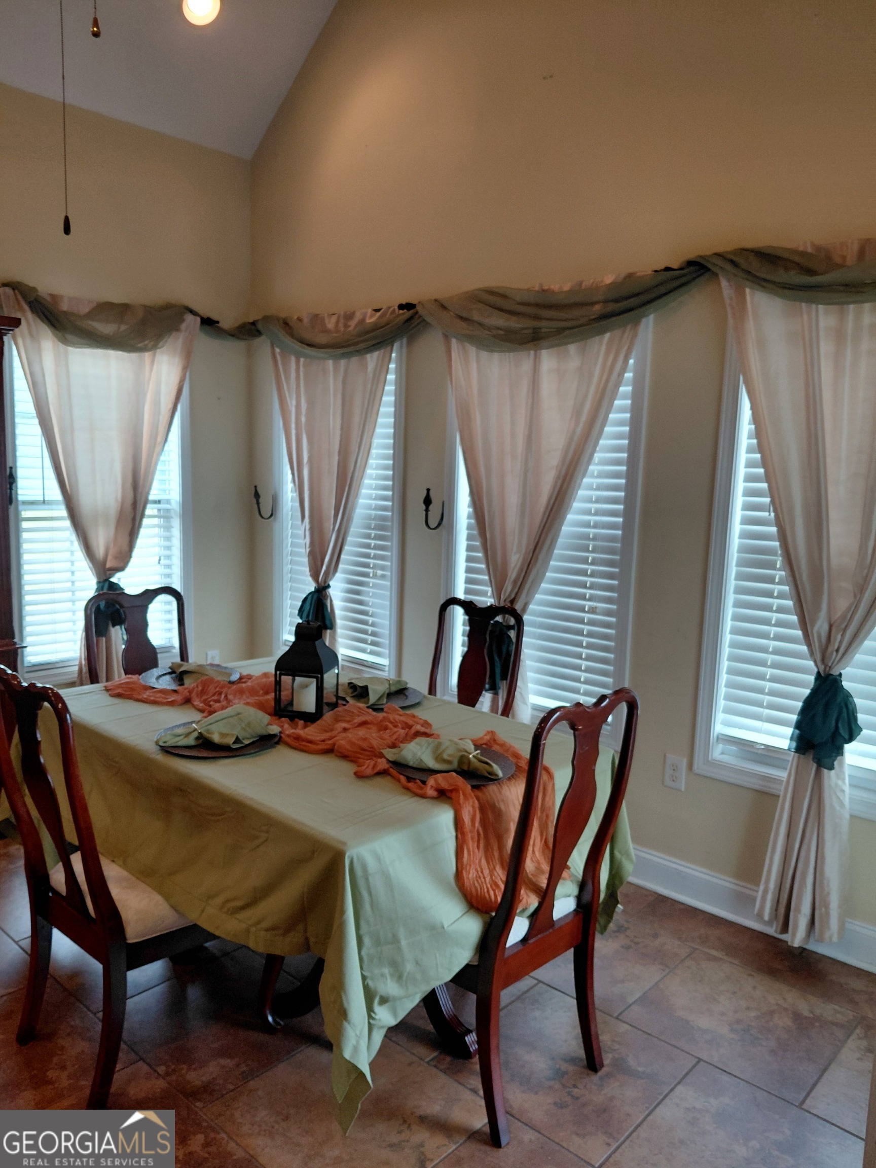 585 Live Oak Way Way Property Photo 13