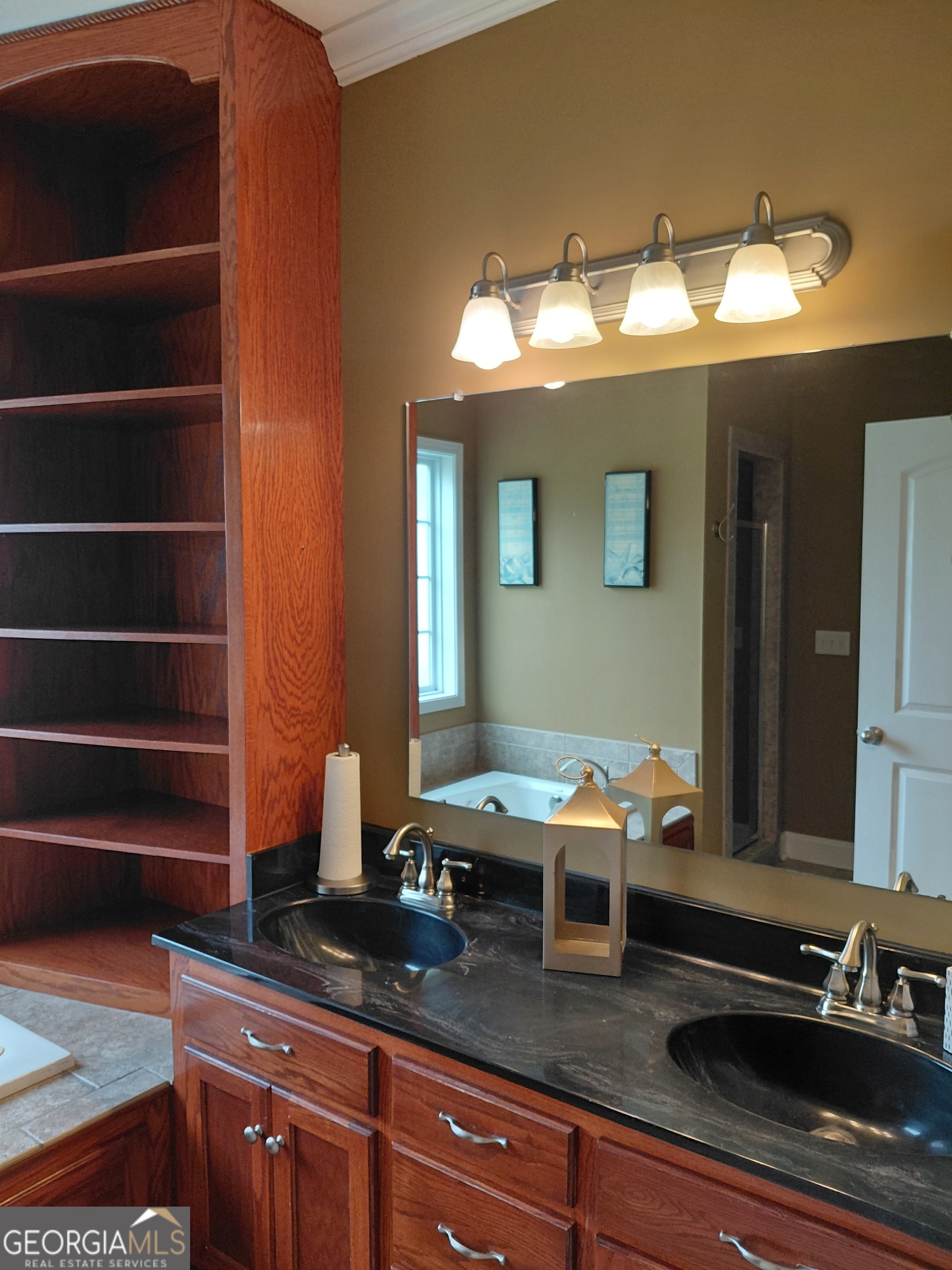 585 Live Oak Way Way Property Photo 24