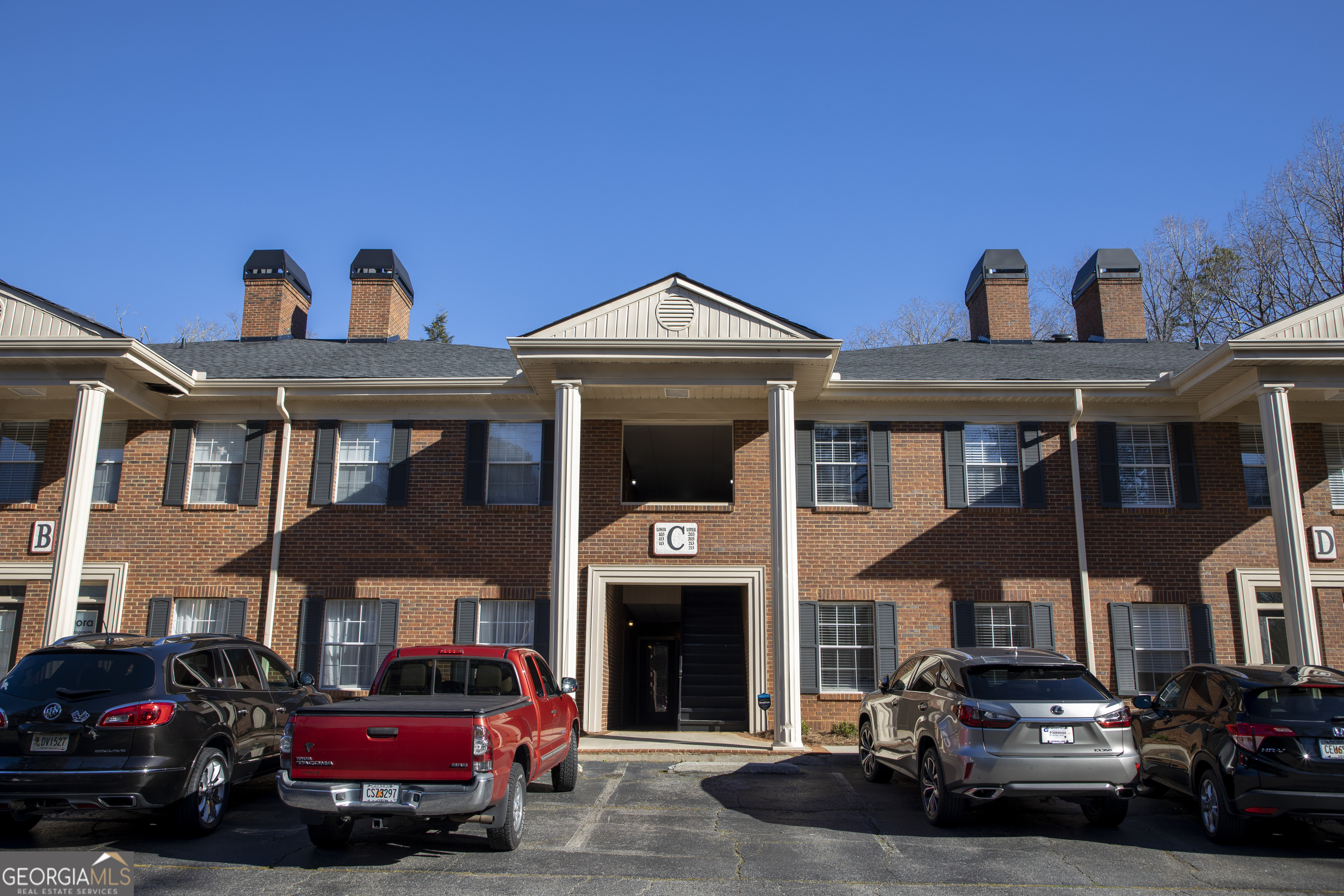 425 E Crossville Road Property Photo 1