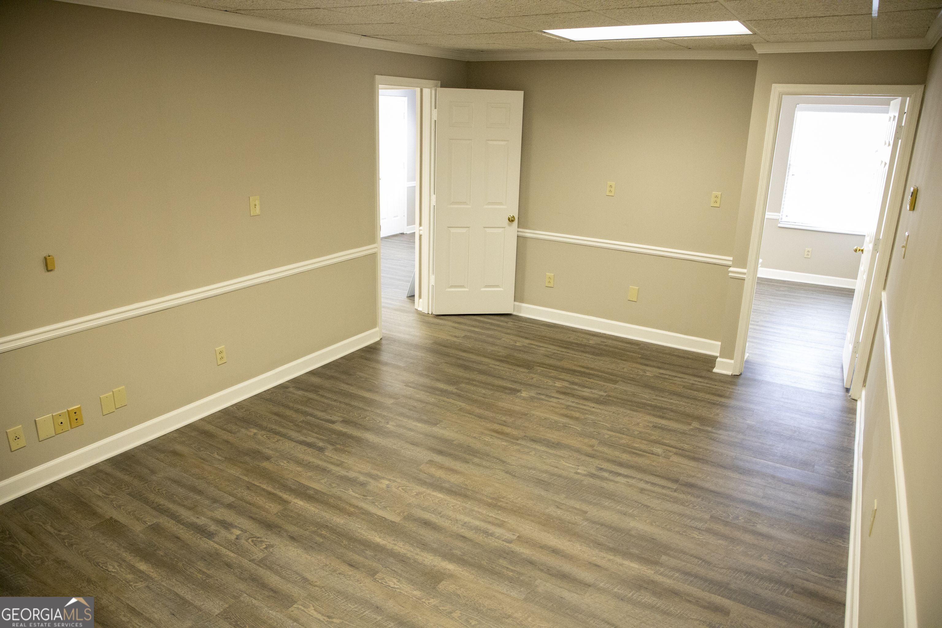 425 E Crossville Road Property Photo 12