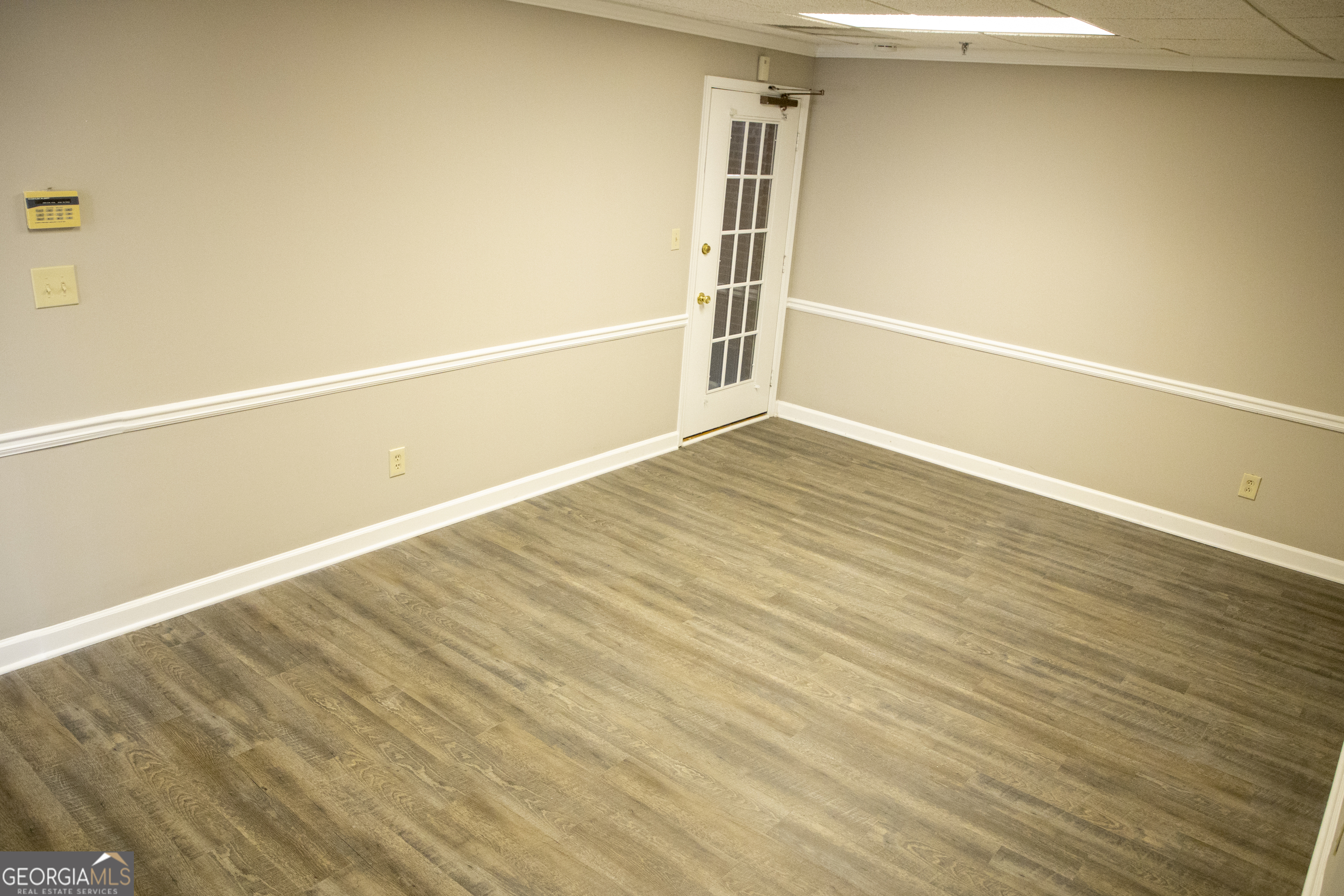 425 E Crossville Road Property Photo 13