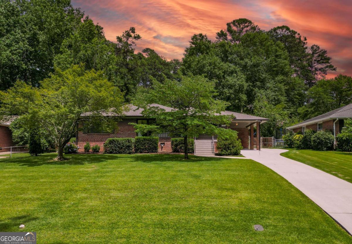 1355 Amanda Circle Property Photo 1