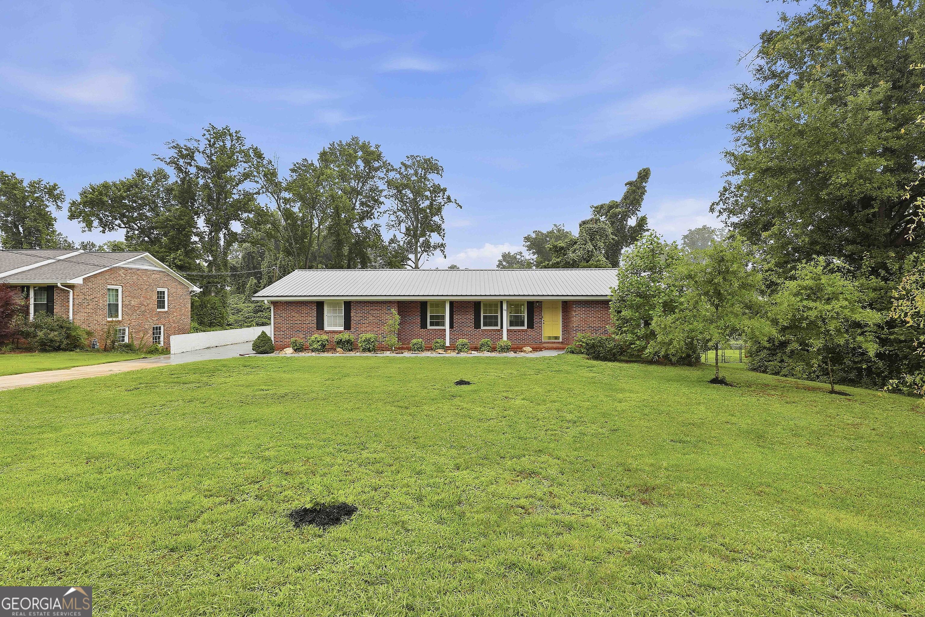 19 Colonial Drive Property Photo 2