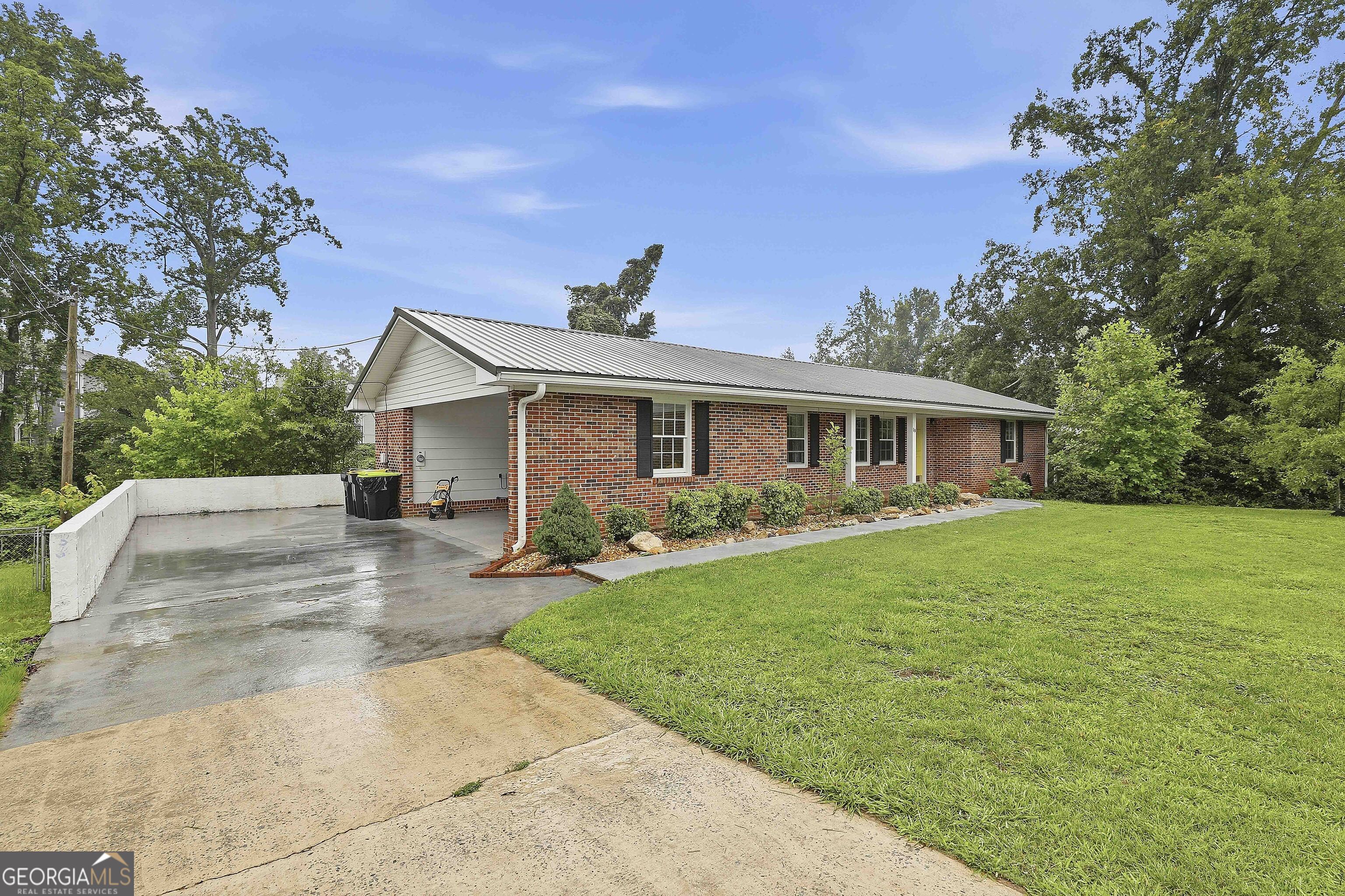 19 Colonial Drive Property Photo 5
