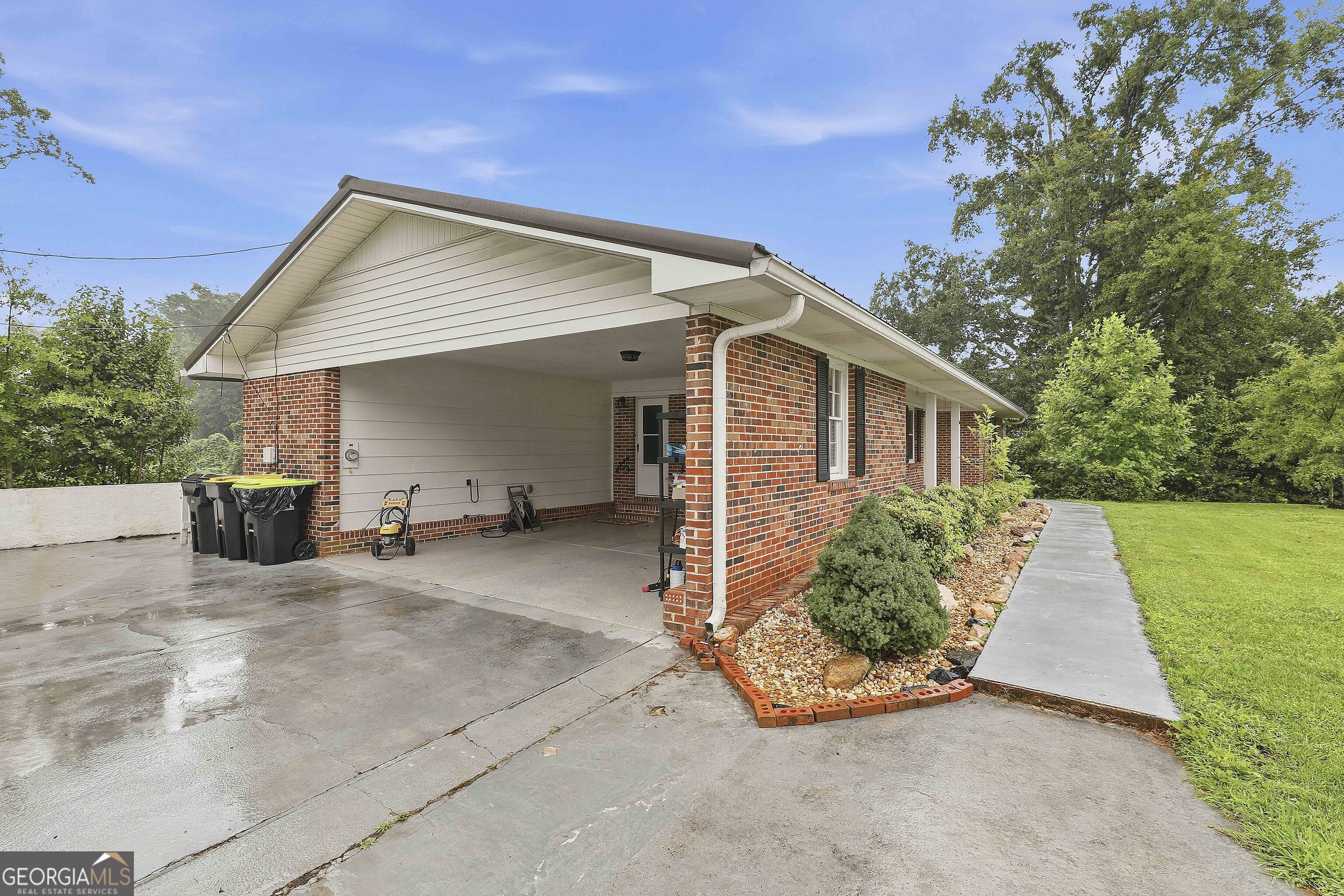 19 Colonial Drive Property Photo 6