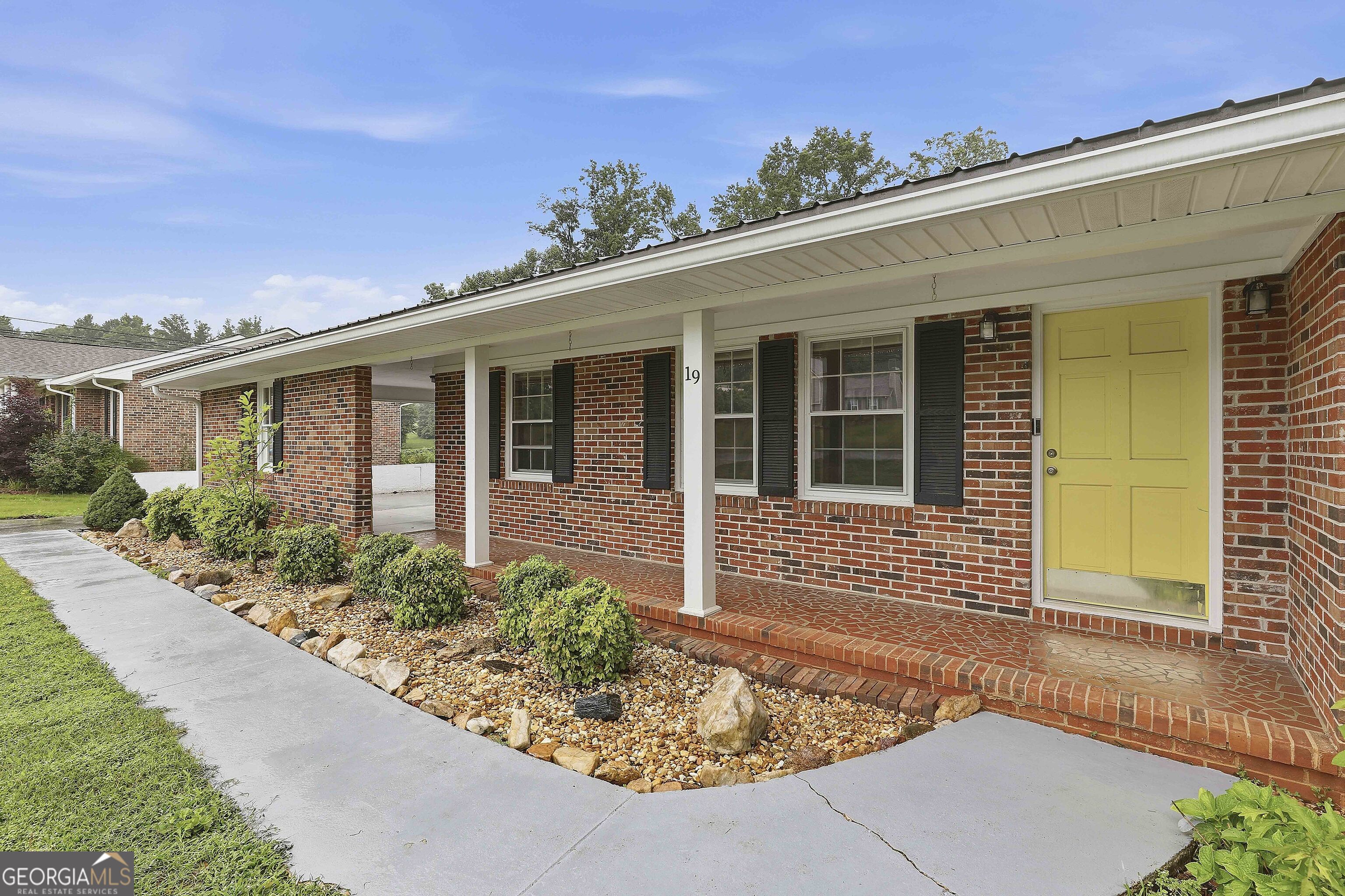 19 Colonial Drive Property Photo 7