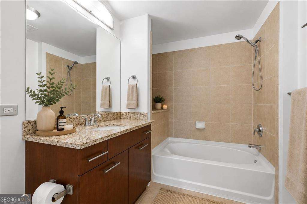 3324 Peachtree Road Ne # 814 Property Photo 13