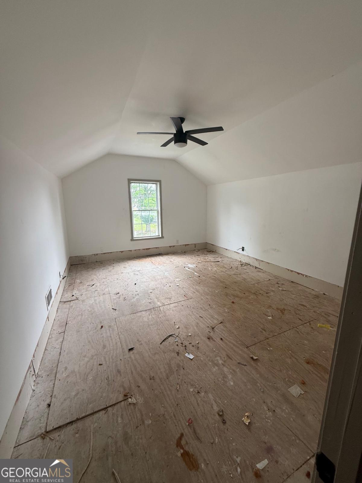 1074 Arlington Avenue Sw Property Photo 2