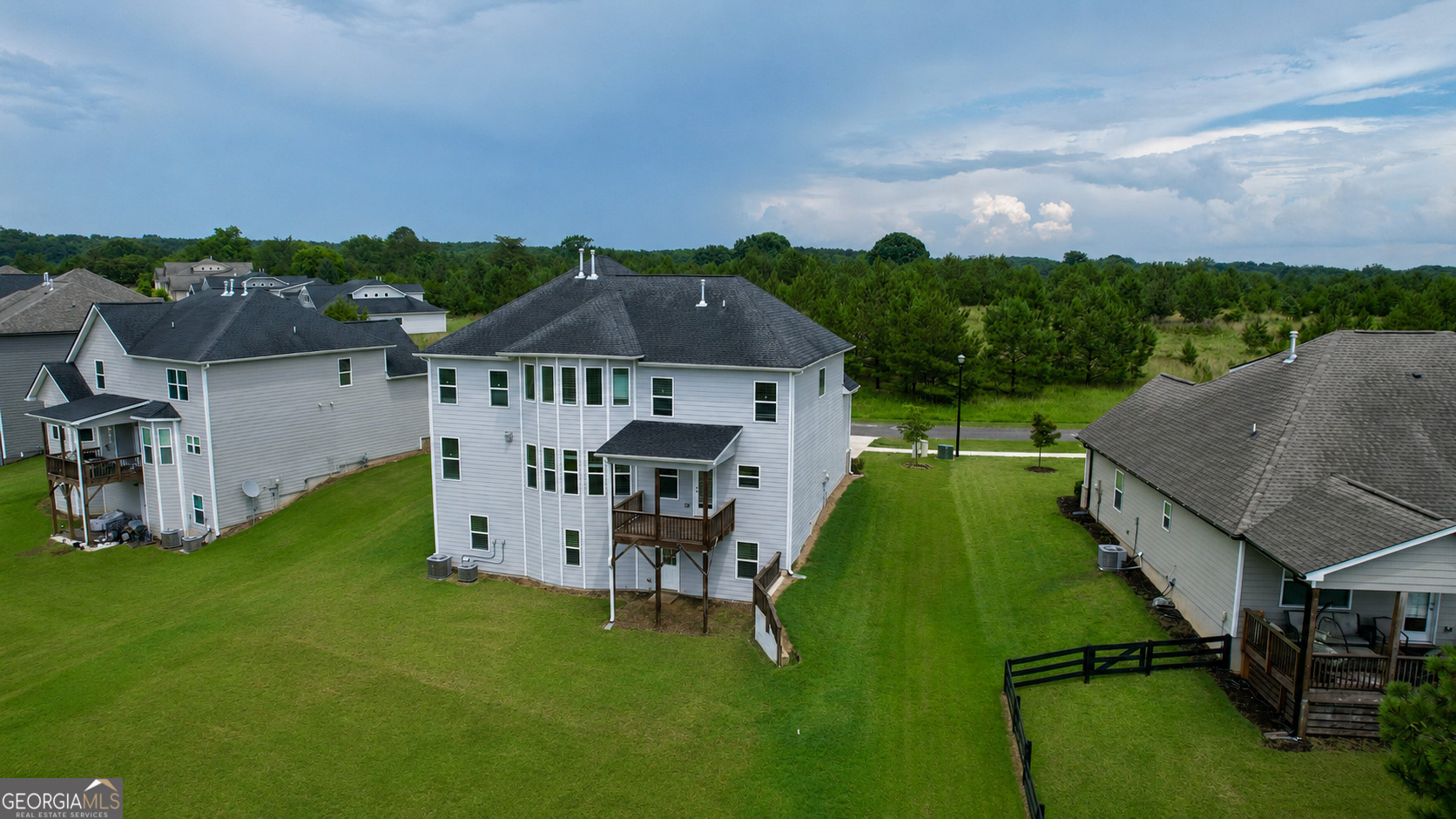1091 Clubhouse Drive Property Photo 58