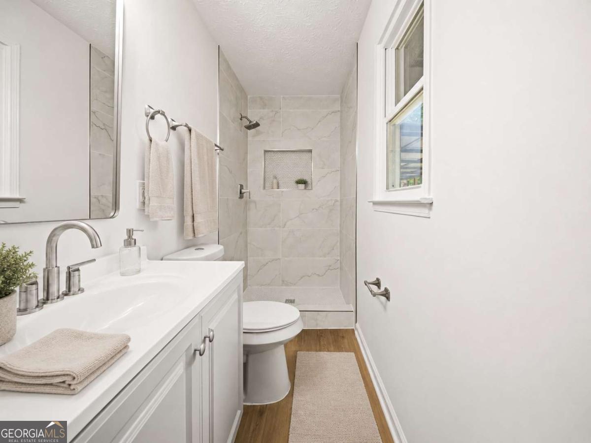 700 John Deere Road Property Photo 6