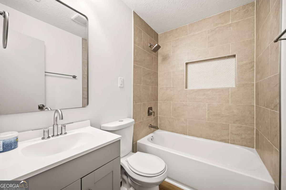 700 John Deere Road Property Photo 19