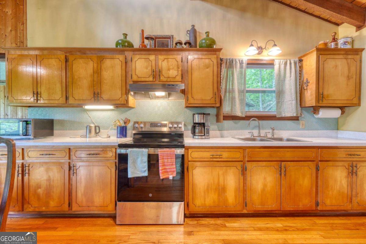 664 High Ridge Road Property Photo 15