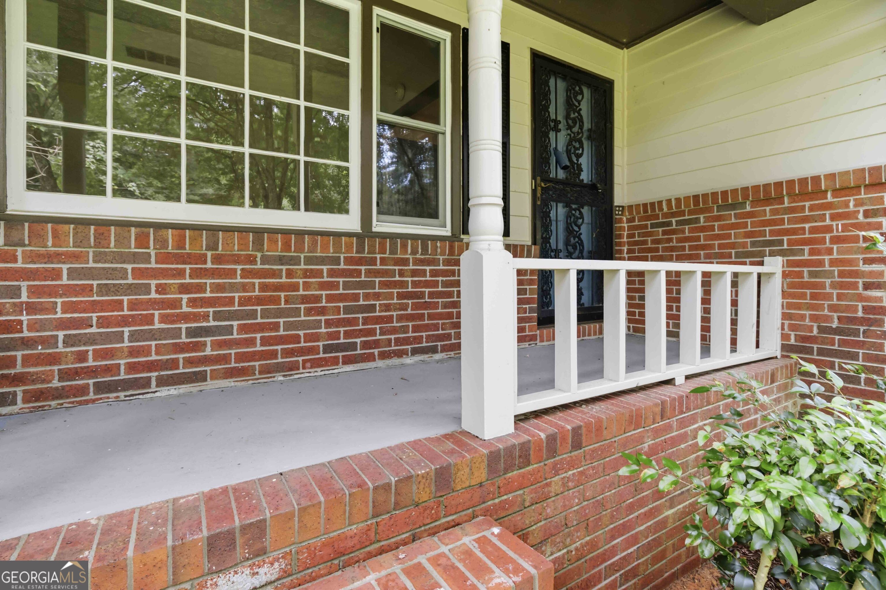 420 Creekview Court Property Photo 4