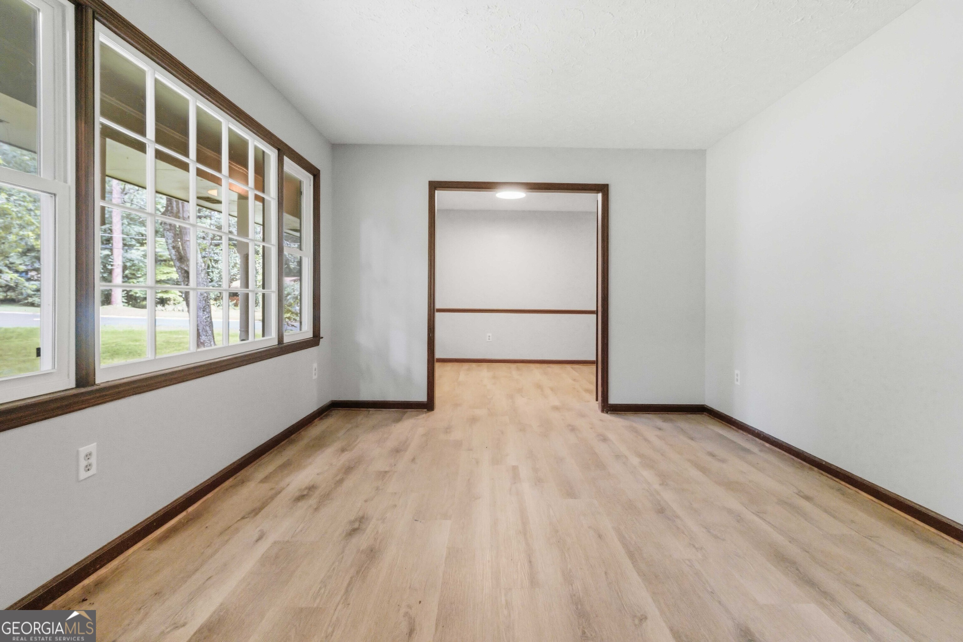 420 Creekview Court Property Photo 6