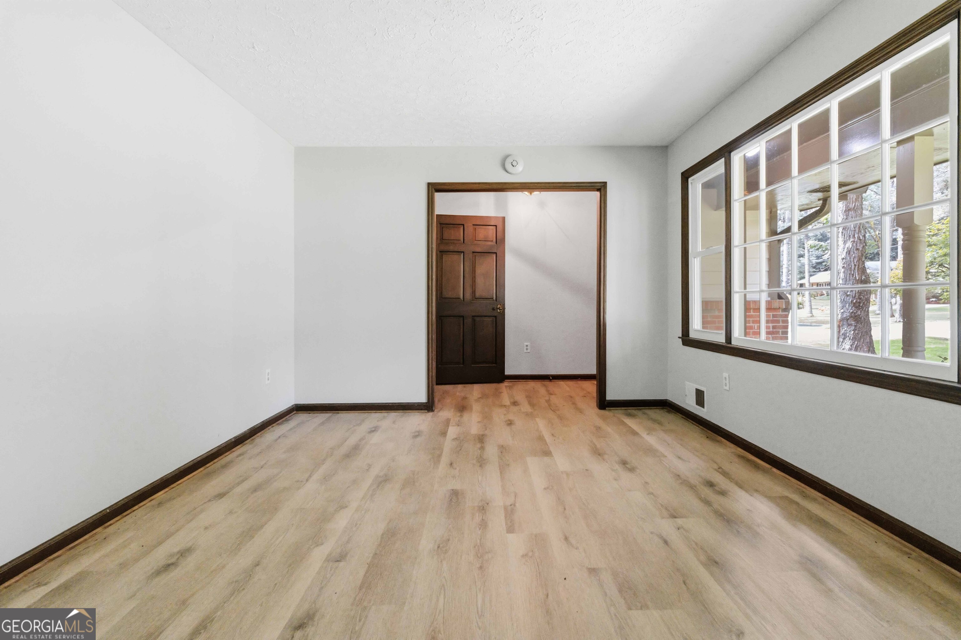 420 Creekview Court Property Photo 7