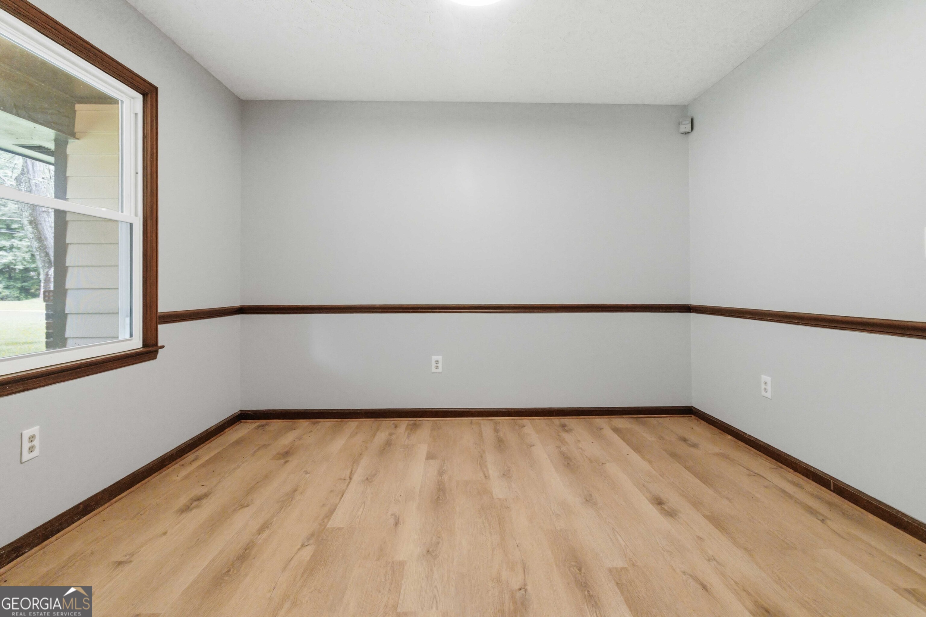 420 Creekview Court Property Photo 8