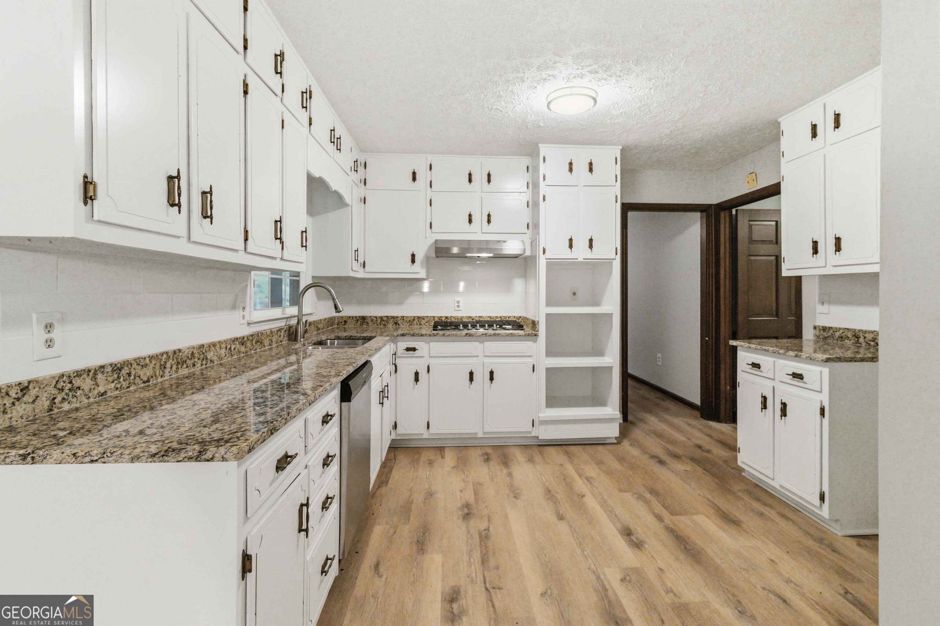 420 Creekview Court Property Photo 13