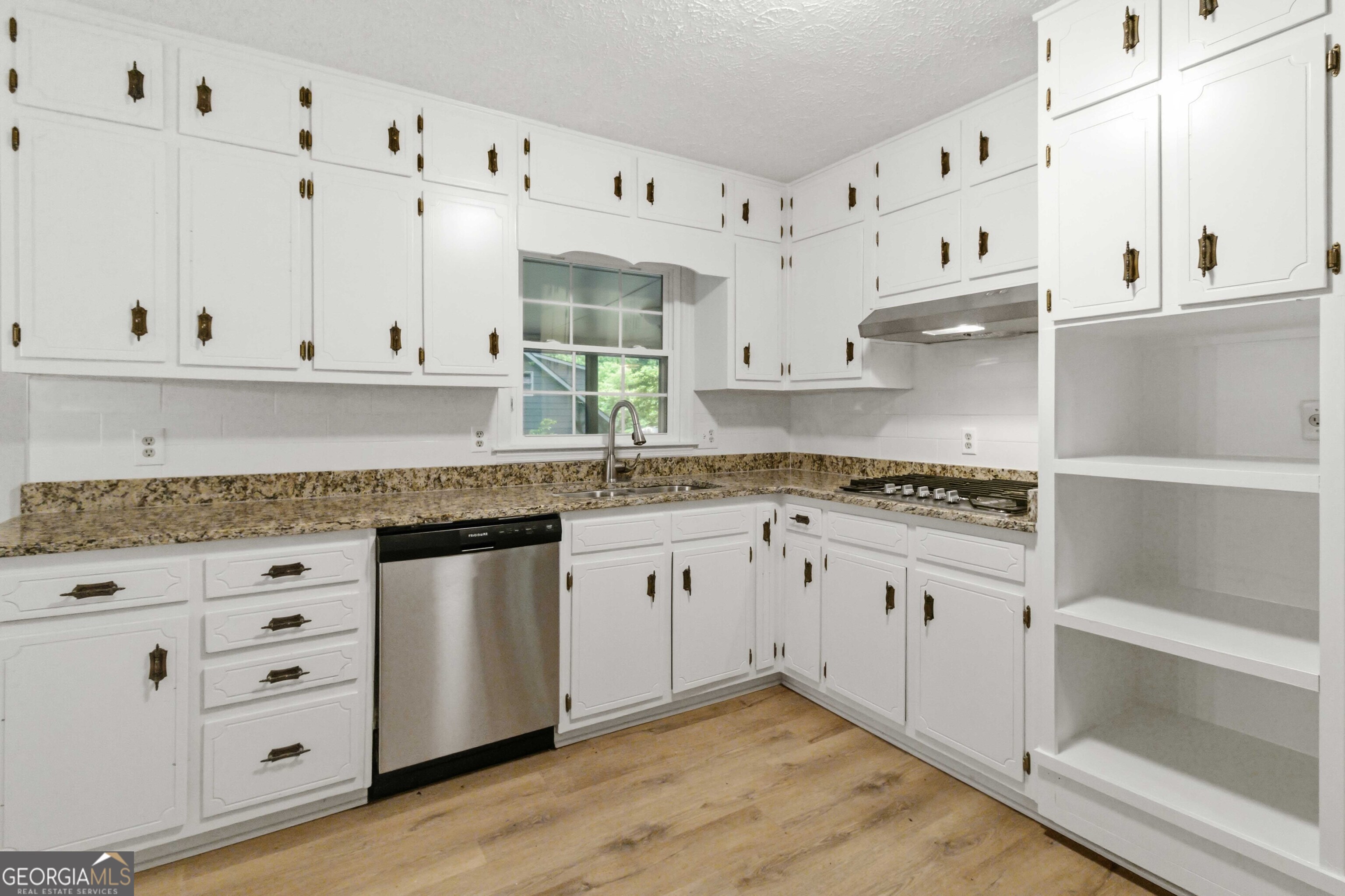 420 Creekview Court Property Photo 15