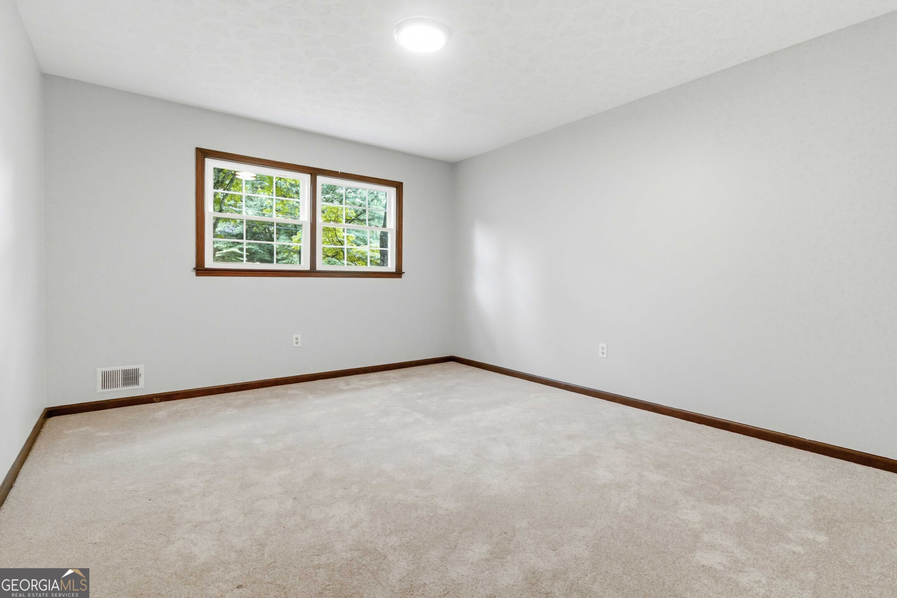 420 Creekview Court Property Photo 17